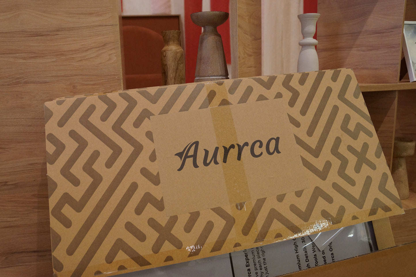 Aurrca packaging box in front shelves, showcasing brand logo and box size